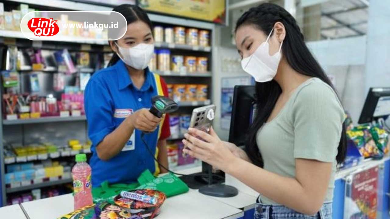 ambil uang di indomaret Tips Aman Ambil Uang di Indomaret, Simak Di Sini